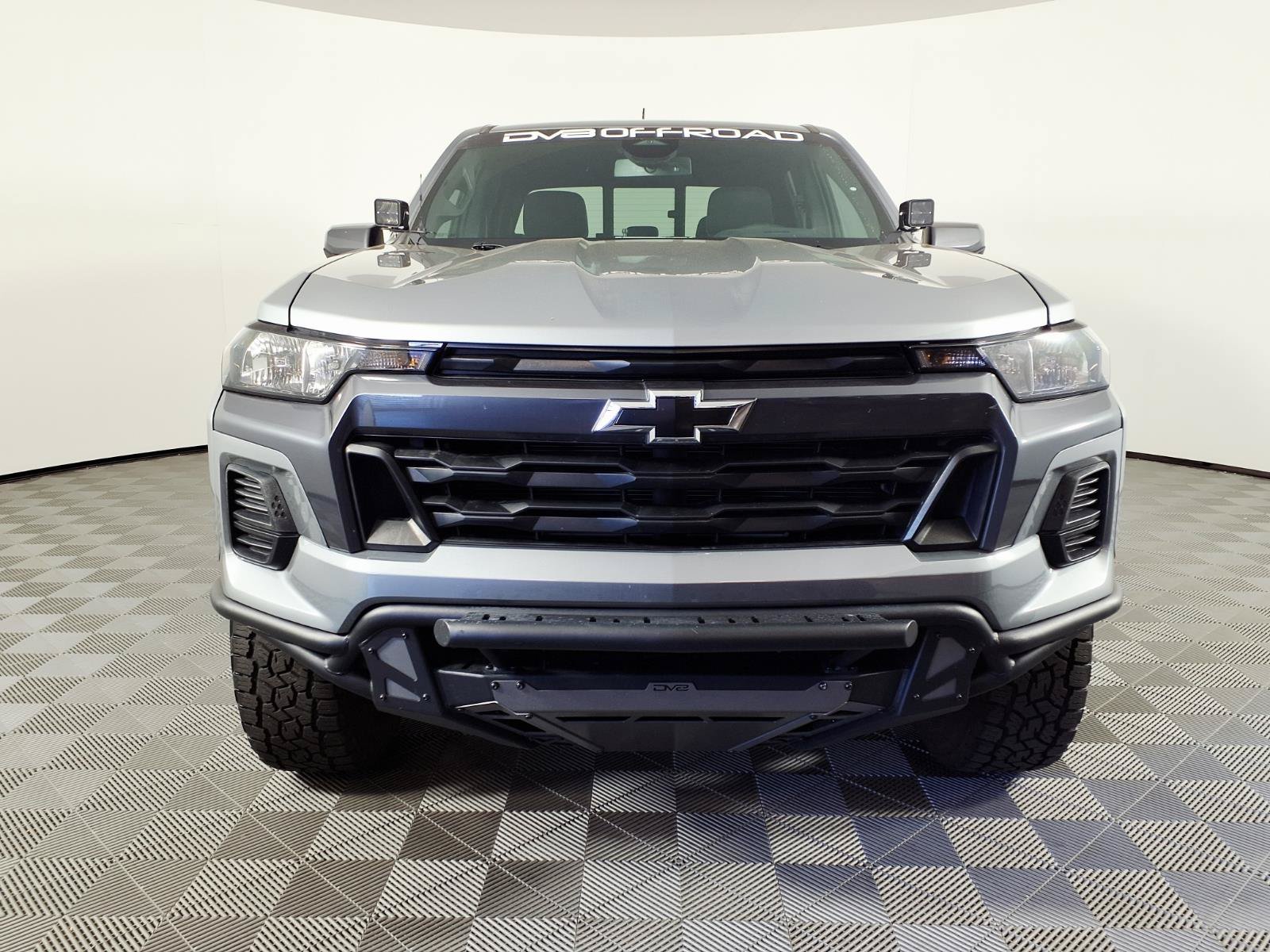Used 2025 Chevrolet Colorado LT w/ Advanced Trailering Package AWD/4WD image 2
