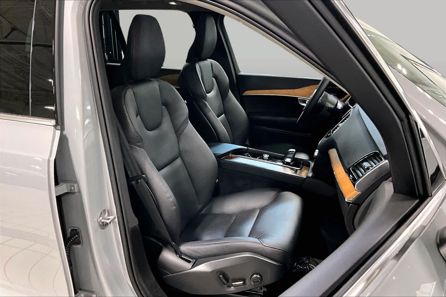 Certified 2024 Volvo XC90 B6 Plus w/ Protection Package Premier AWD/4WD image 8