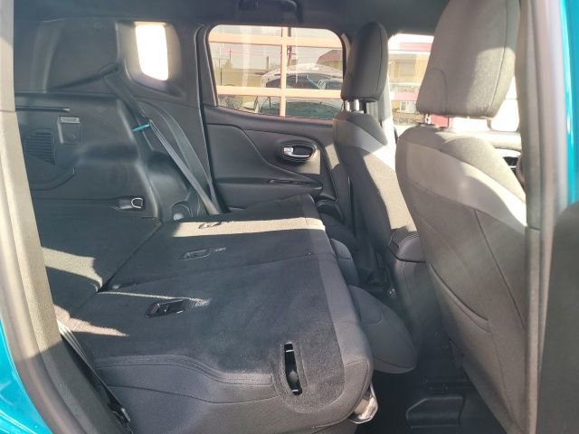 Used 2022 Jeep Renegade Altitude image 26