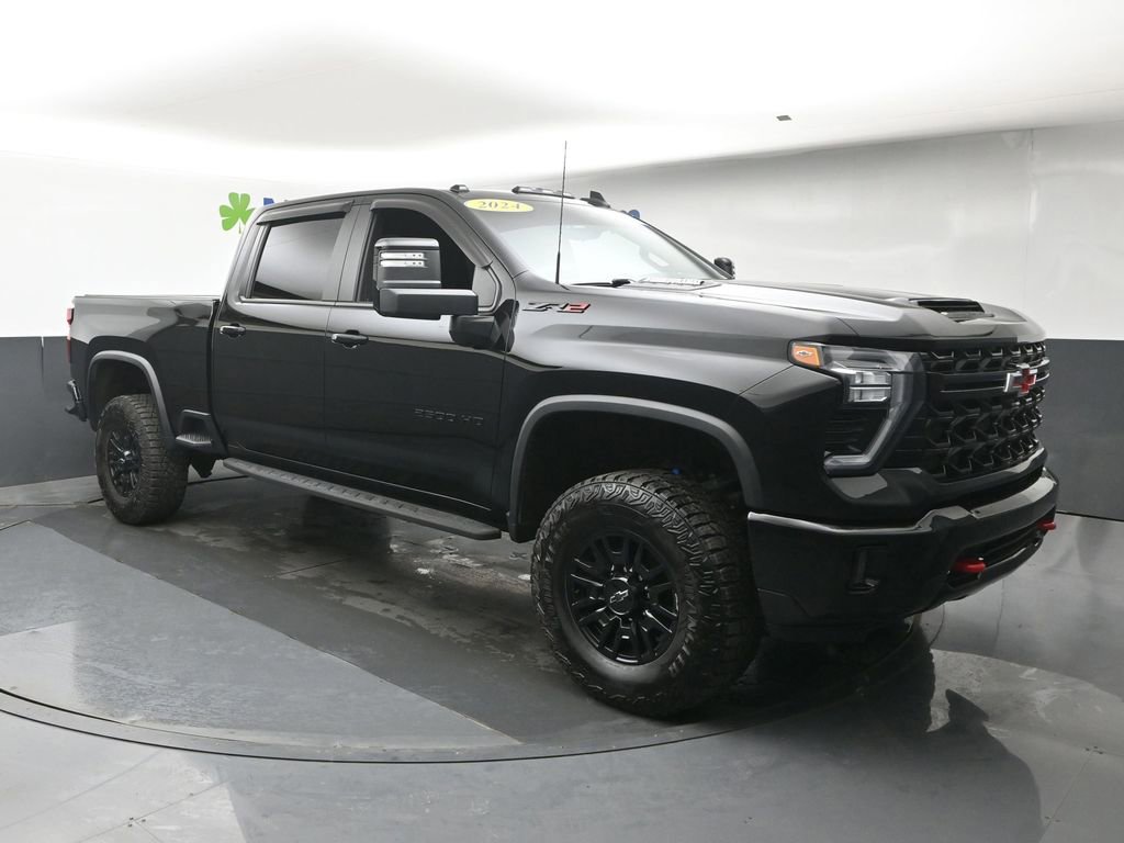 Used 2024 Chevrolet Silverado 2500 ZR2 w/ Technology Package AWD/4WD image 2