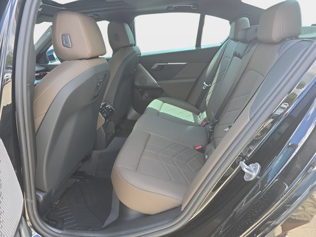 Used 2027 BMW 530i w/ Premium Package RWD image 21