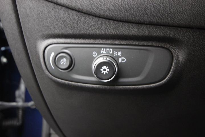 Used 2022 Chevrolet Equinox LT FWD image 11
