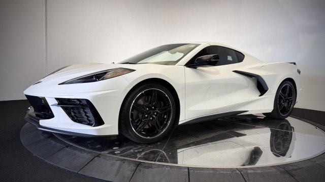Used 2024 Chevrolet Corvette Stingray Premium Cpe w/ Z51 Performance Package RWD image 21