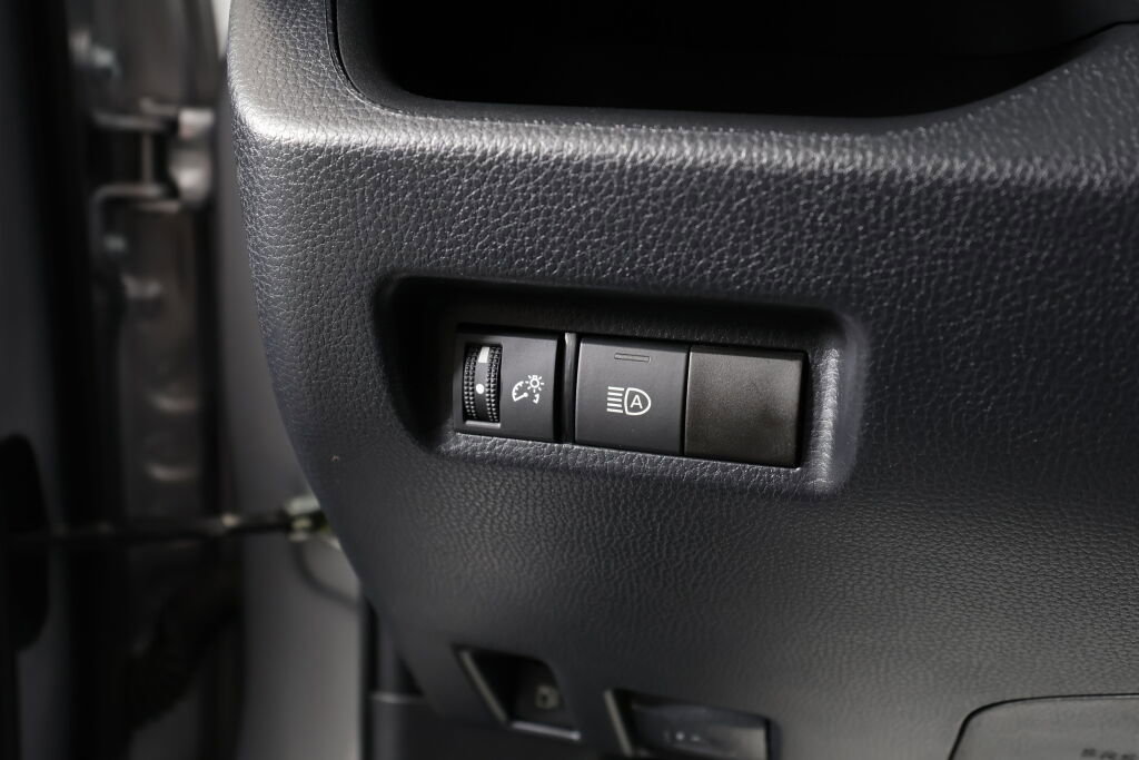 Used 2023 Toyota RAV4 LE image 31