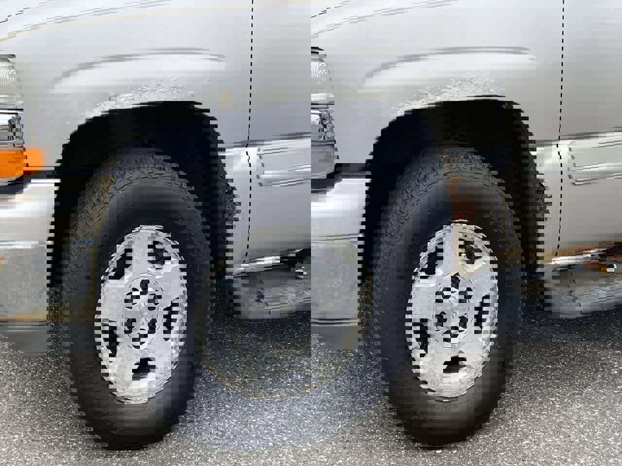 Used 2005 Chevrolet Suburban LT w/ Preferred Equipment Group image 36