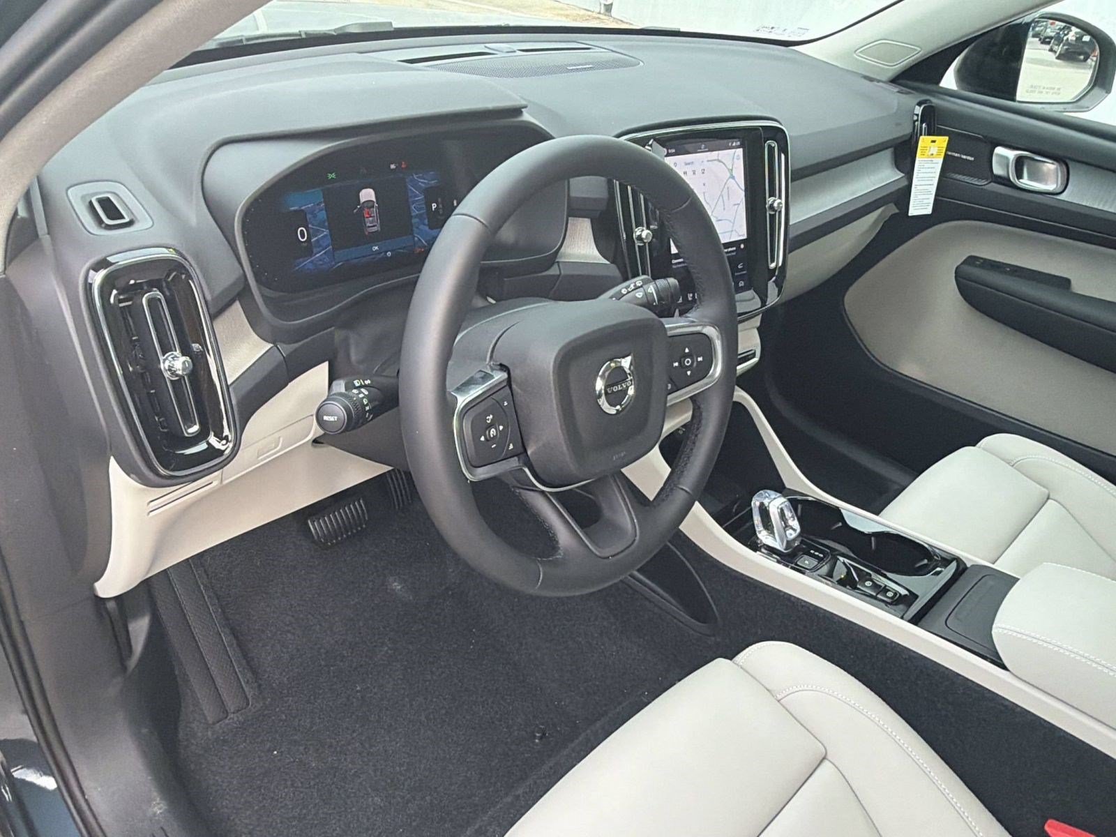 New 2026 Volvo XC40 B5 Ultra w/ Climate Package AWD/4WD image 4