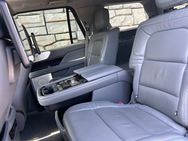 Used 2020 Lincoln Navigator Reserve w/ Equipment Group 208A Reserve AWD/4WD image 9