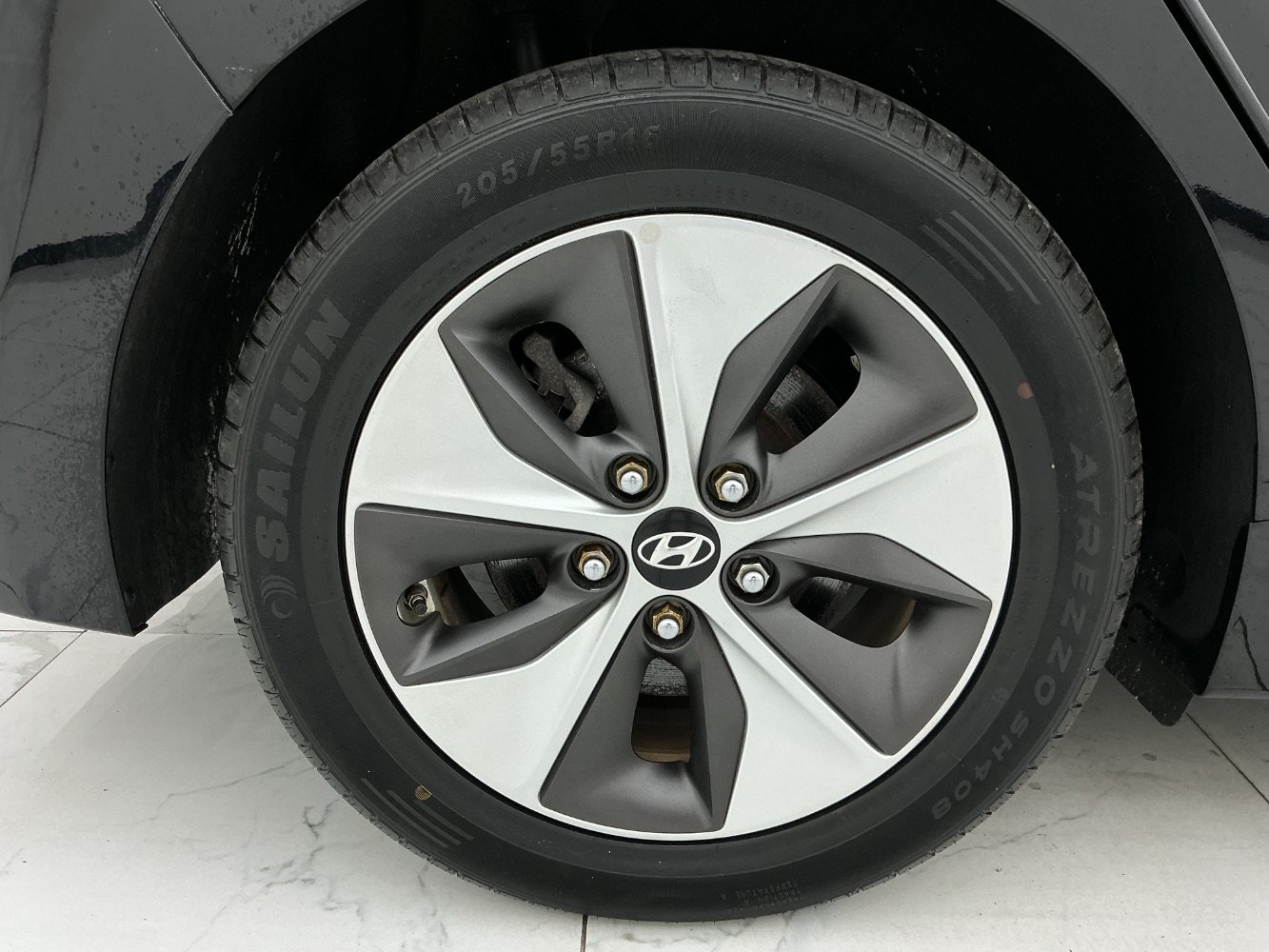Used 2019 Hyundai Ioniq Limited FWD image 46
