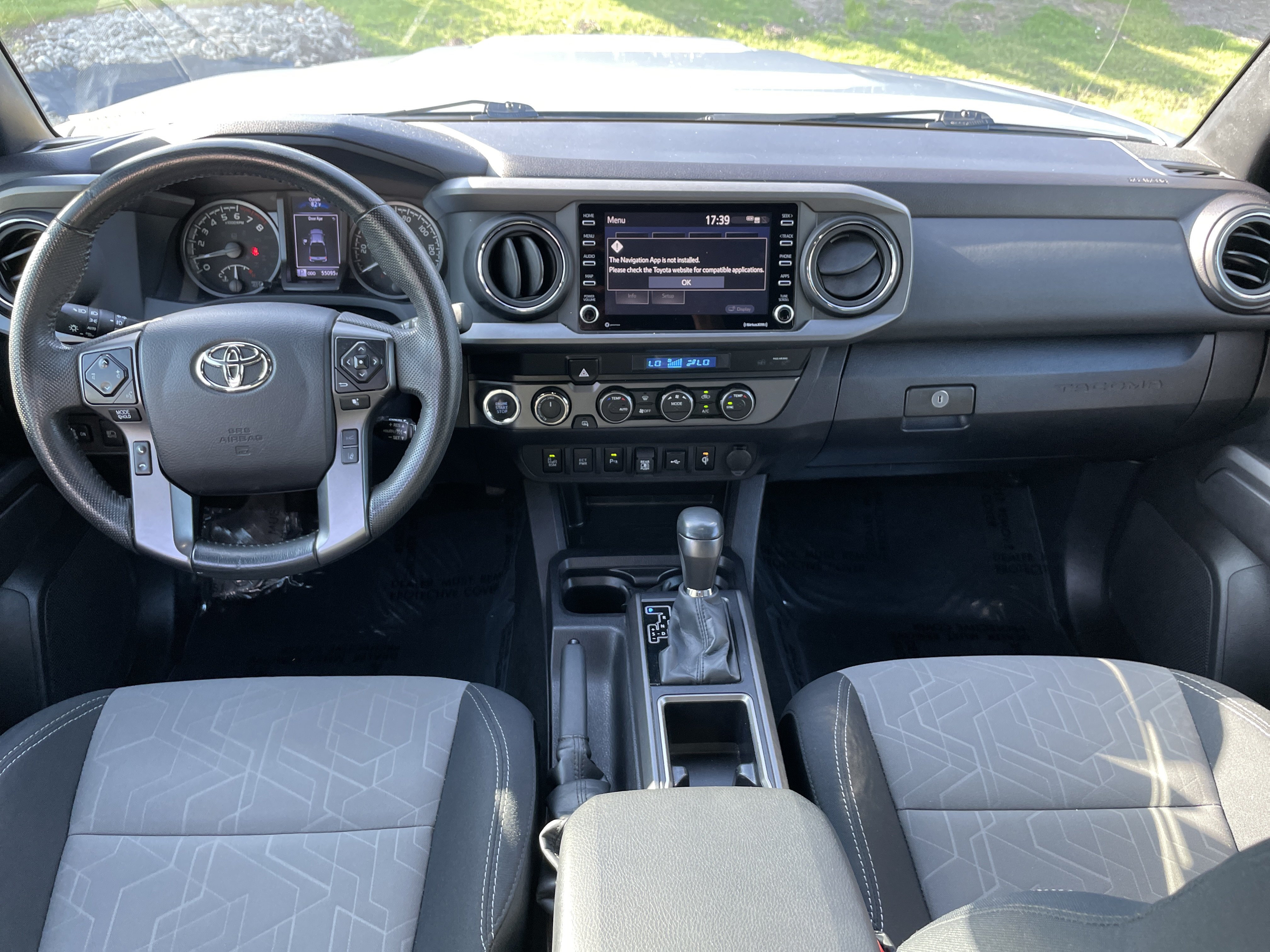 Used 2022 Toyota Tacoma TRD Sport w/ Technology Package AWD/4WD image 27