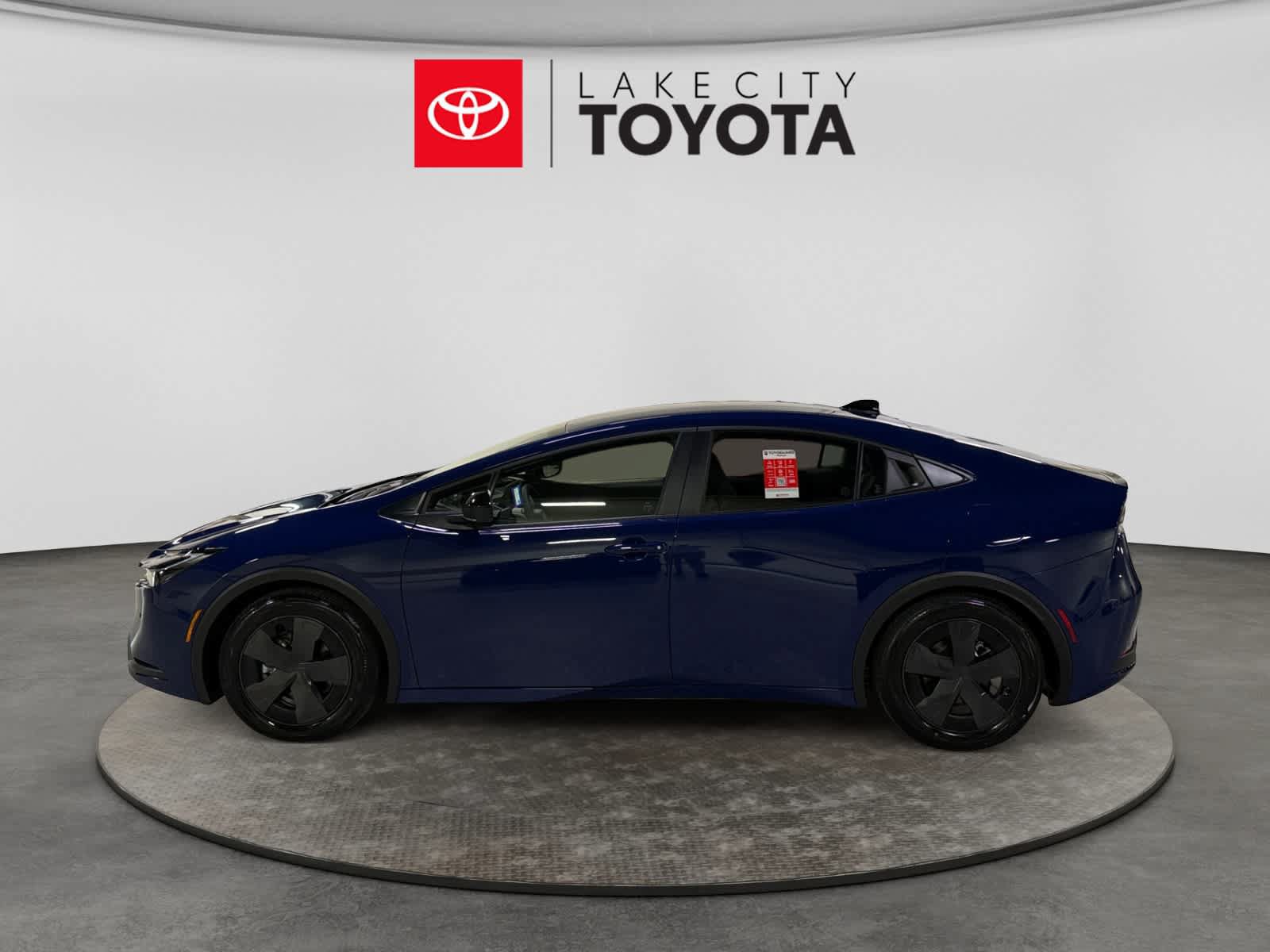 New 2027 Toyota Prius Plug-In Hybrid FWD image 3