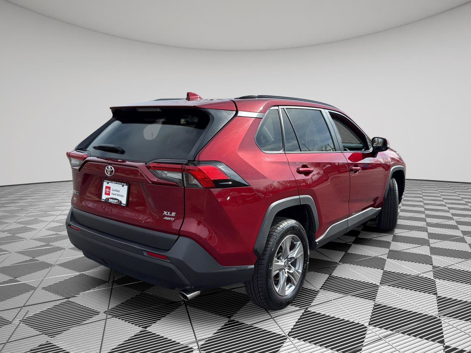Used 2025 Toyota RAV4 XLE image 9