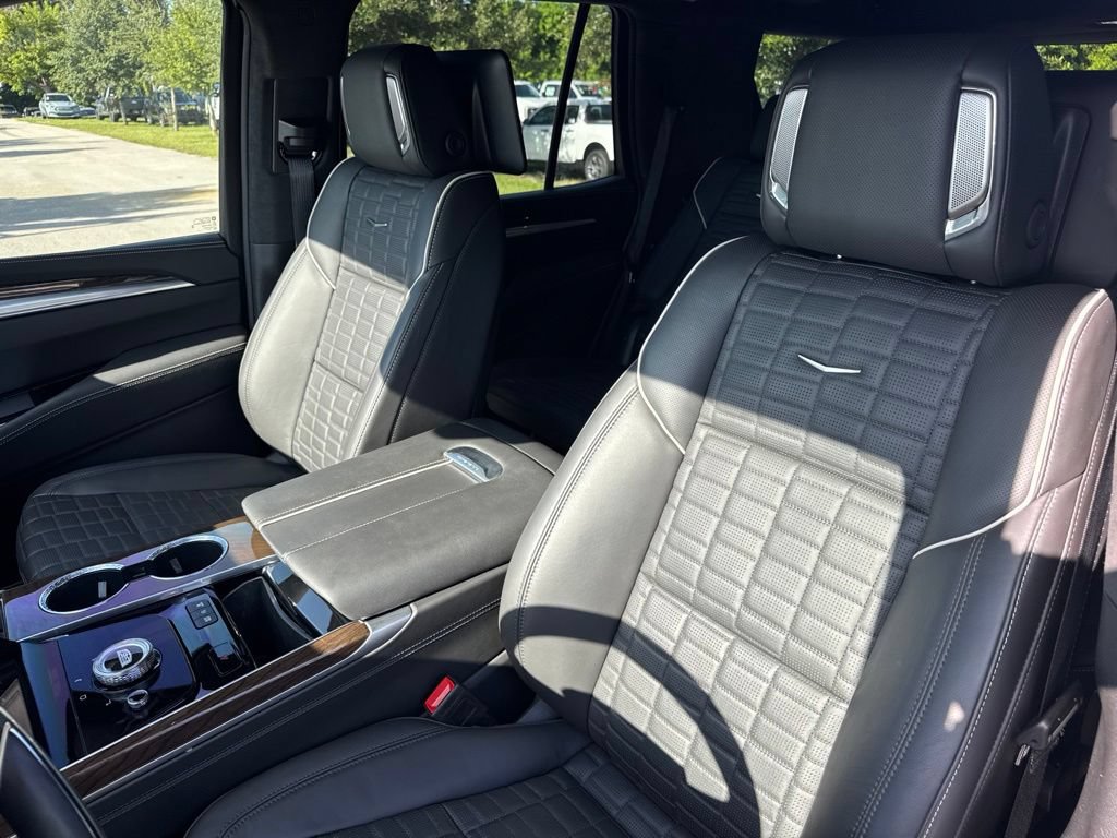 Used 2025 Cadillac Escalade Sport Platinum AWD/4WD image 10