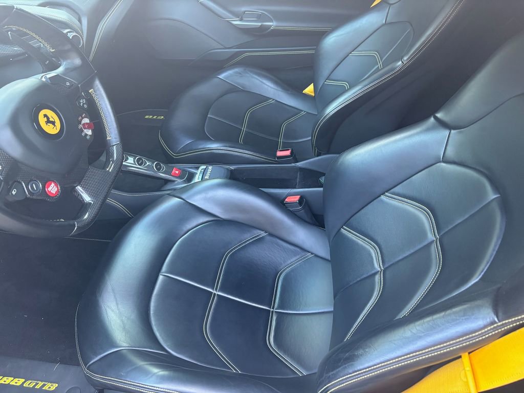 Used 2019 Ferrari 488 GTB RWD image 11