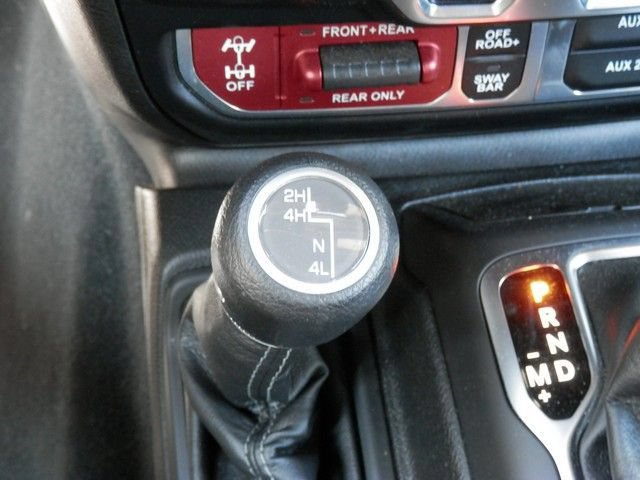 Used 2024 Jeep Gladiator Rubicon w/ Technology Group AWD/4WD image 28