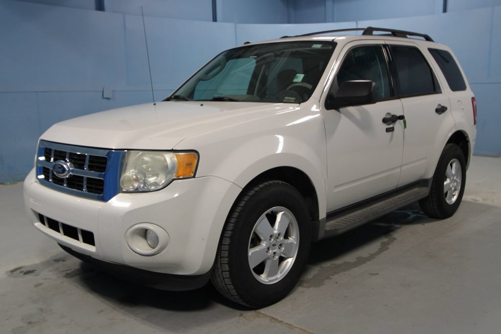 Used 2011 Ford Escape XLT w/ 201A Rapid Spec Order Code FWD image 23