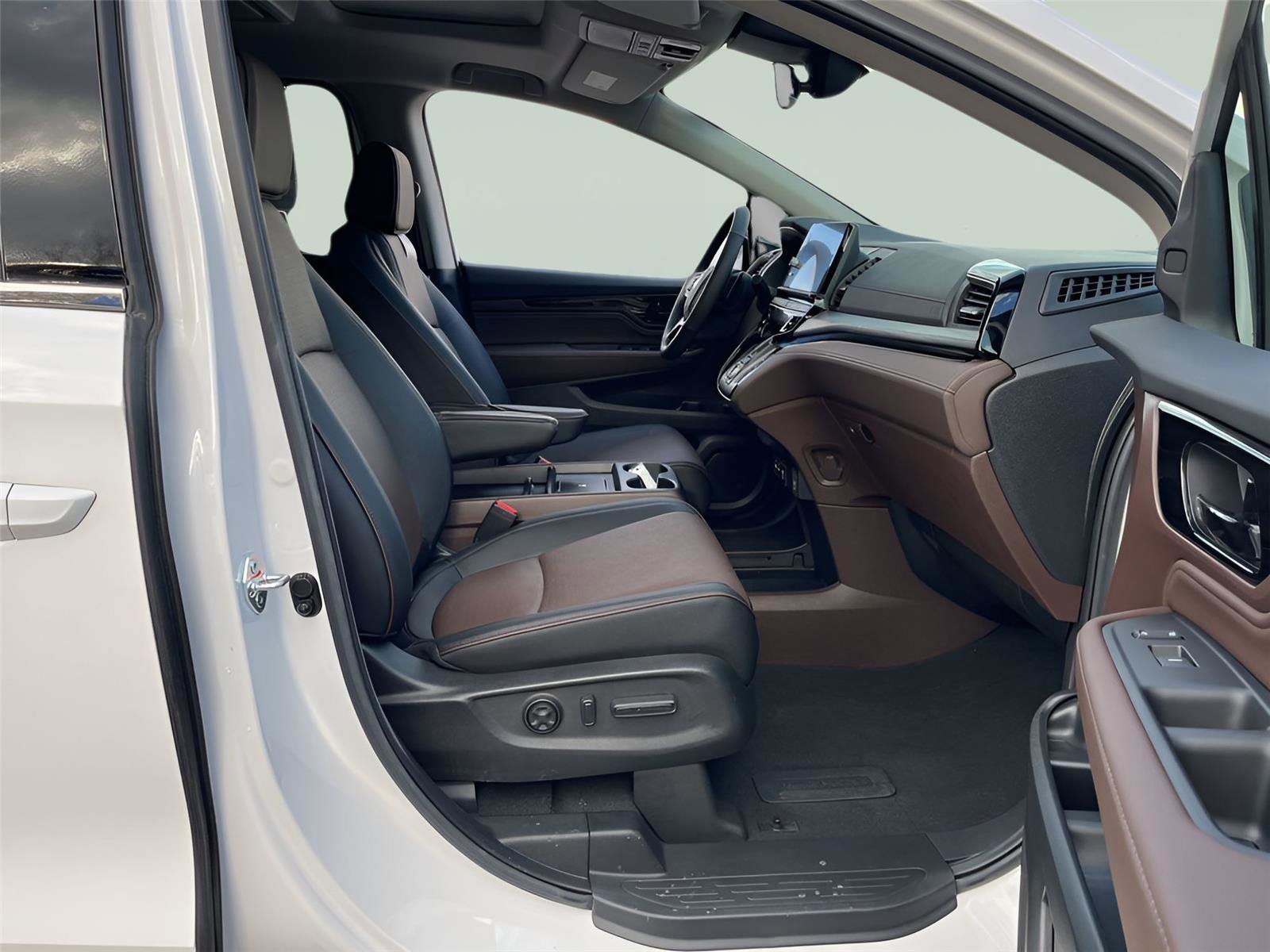 Used 2025 Honda Odyssey Elite image 36