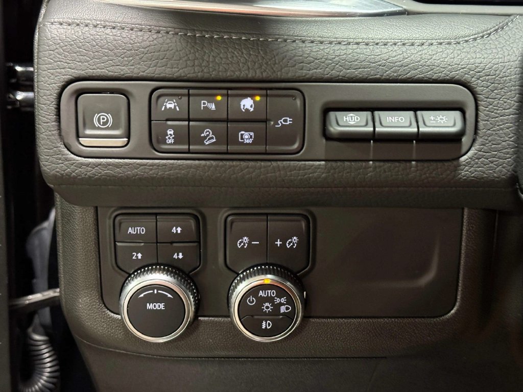 Used 2022 GMC Yukon XL Denali AWD/4WD image 19