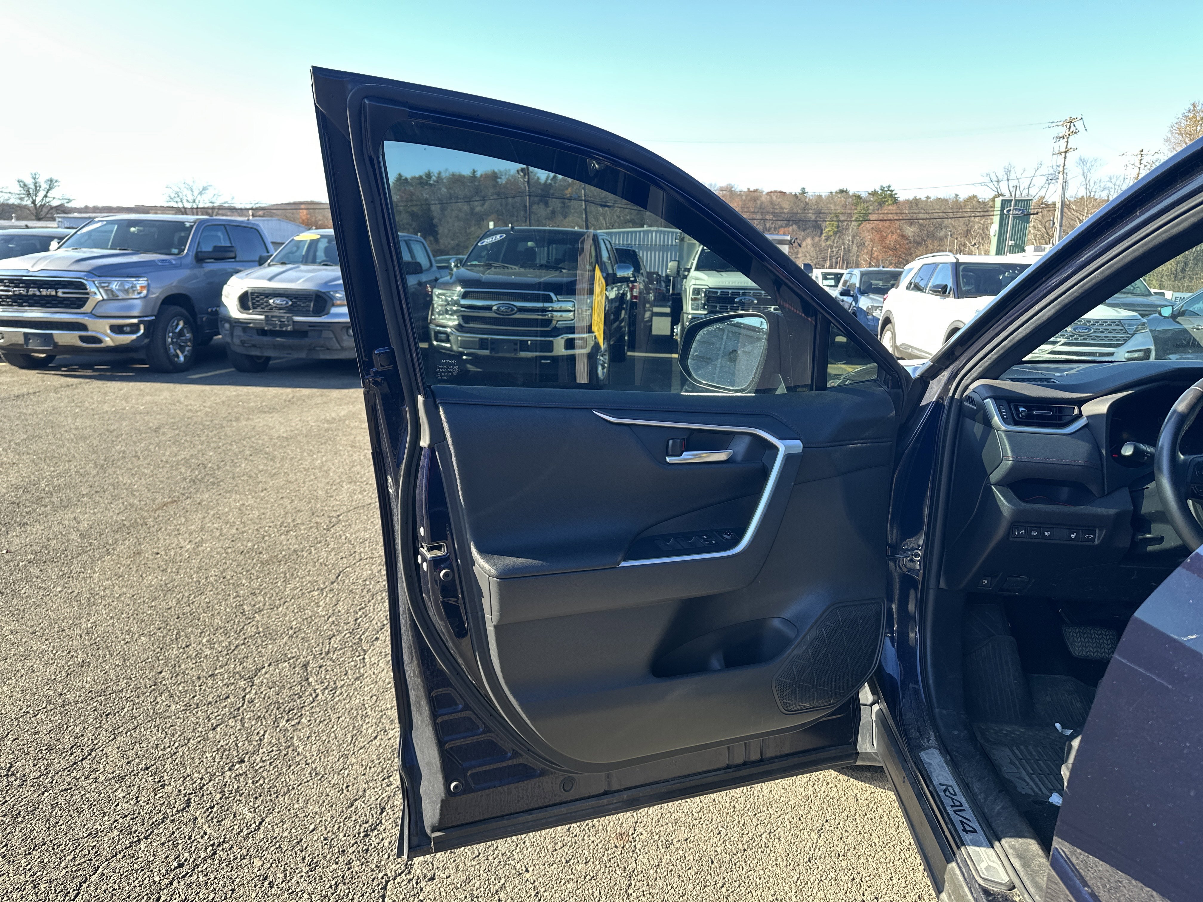 Used 2022 Toyota RAV4 XSE image 13