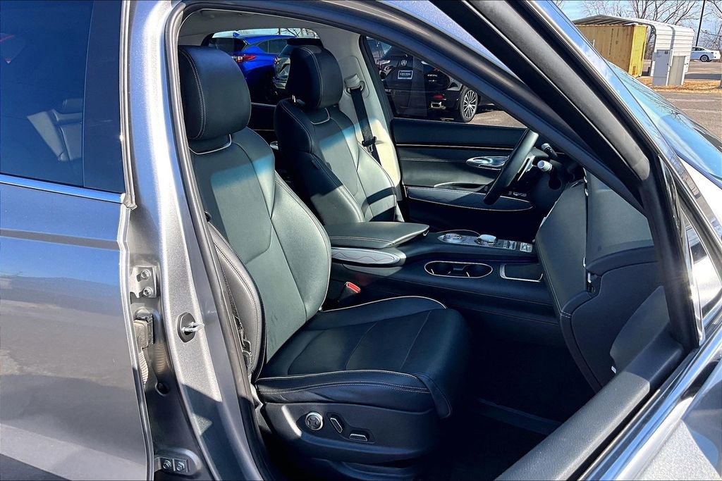 Used 2023 Genesis GV70 2.5T w/ Advanced Package image 10