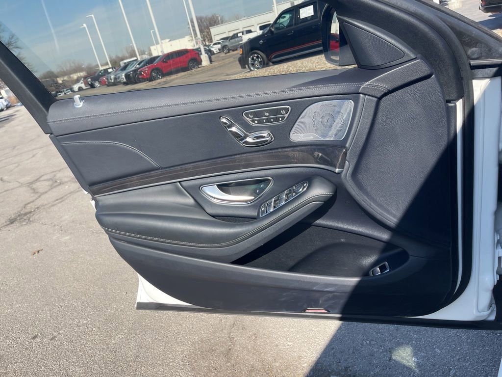 Used 2019 Mercedes-Benz S 560 4MATIC Sedan image 37