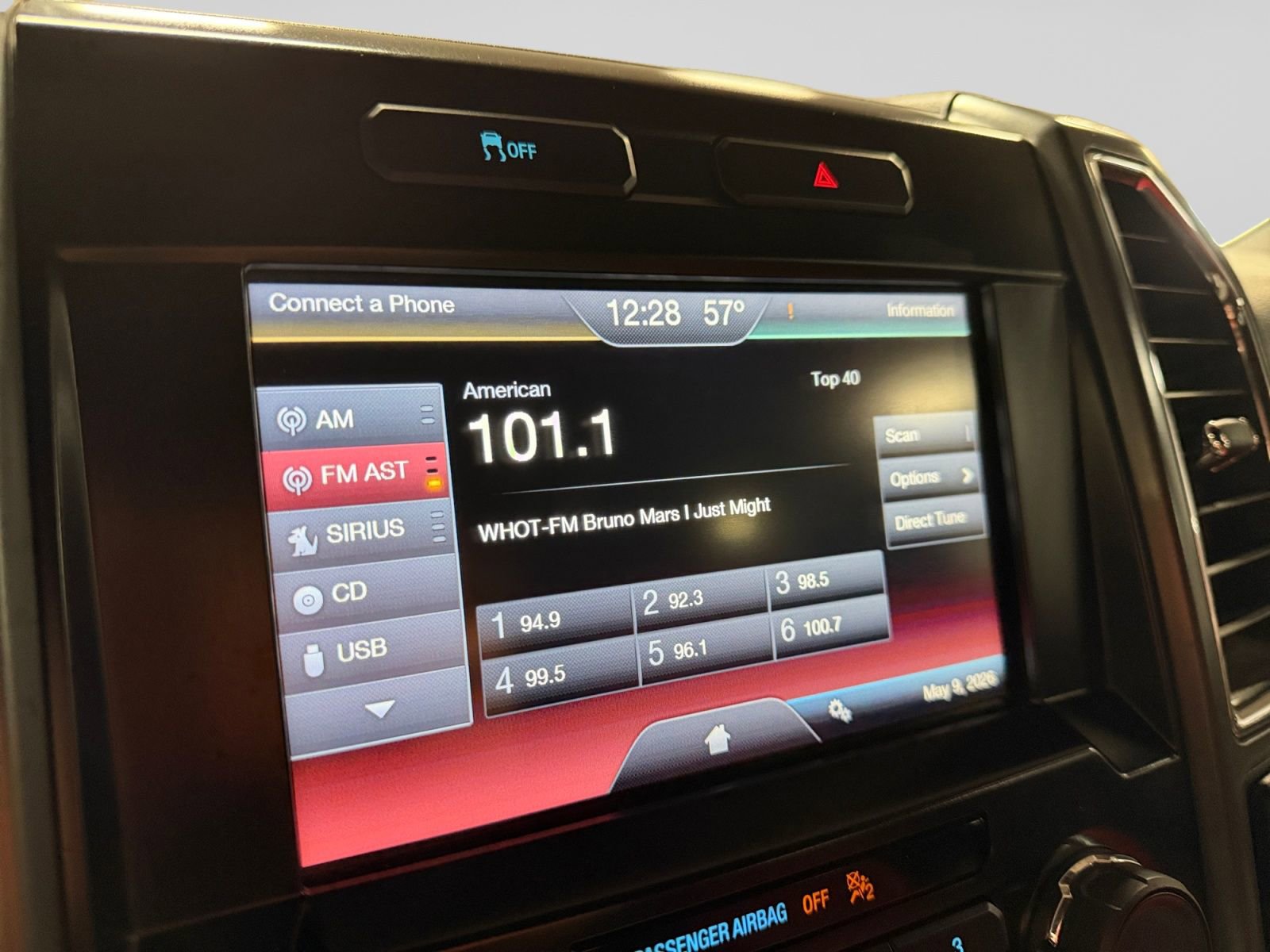 Used 2015 Ford F150 XLT w/ Equipment Group 302A Luxury RWD image 29