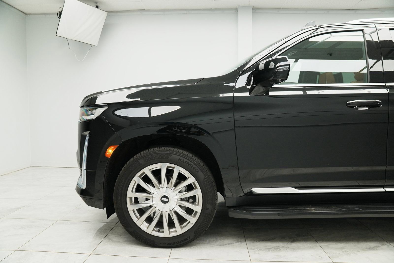 Used 2021 Cadillac Escalade ESV Premium Luxury image 10