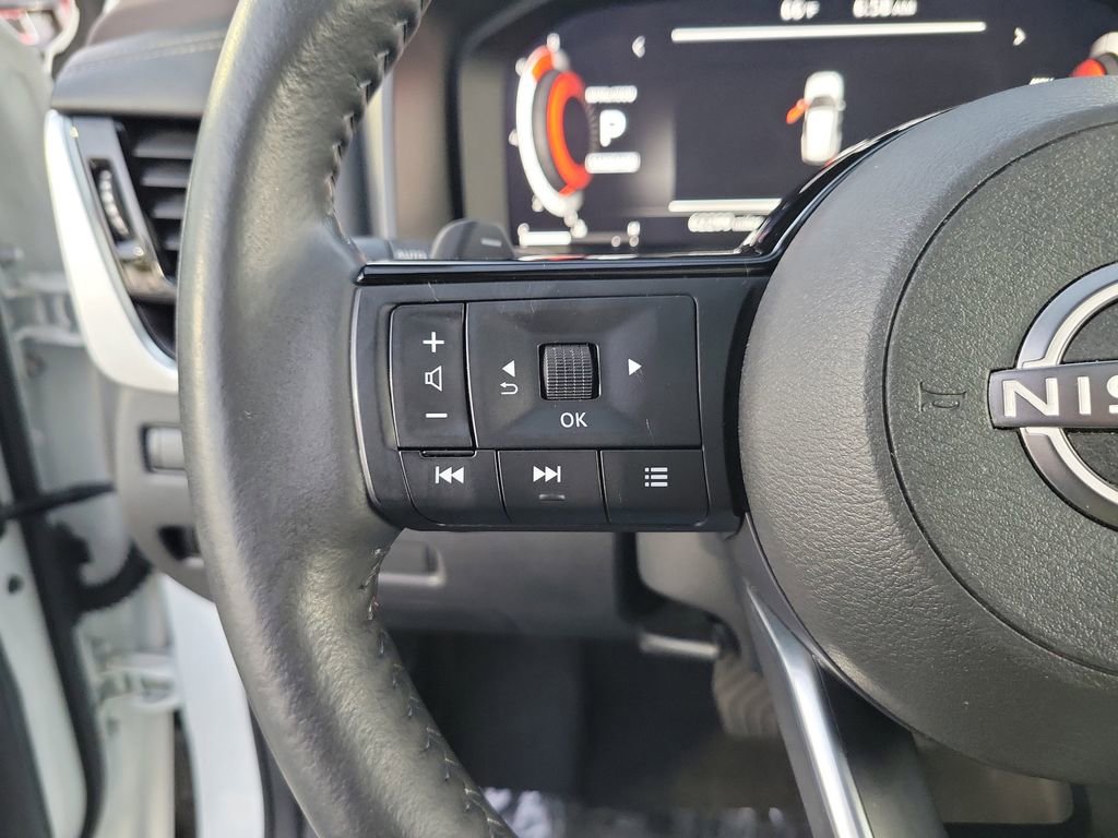 Certified 2022 Nissan Rogue Platinum w/ Head-Up Display Package image 20