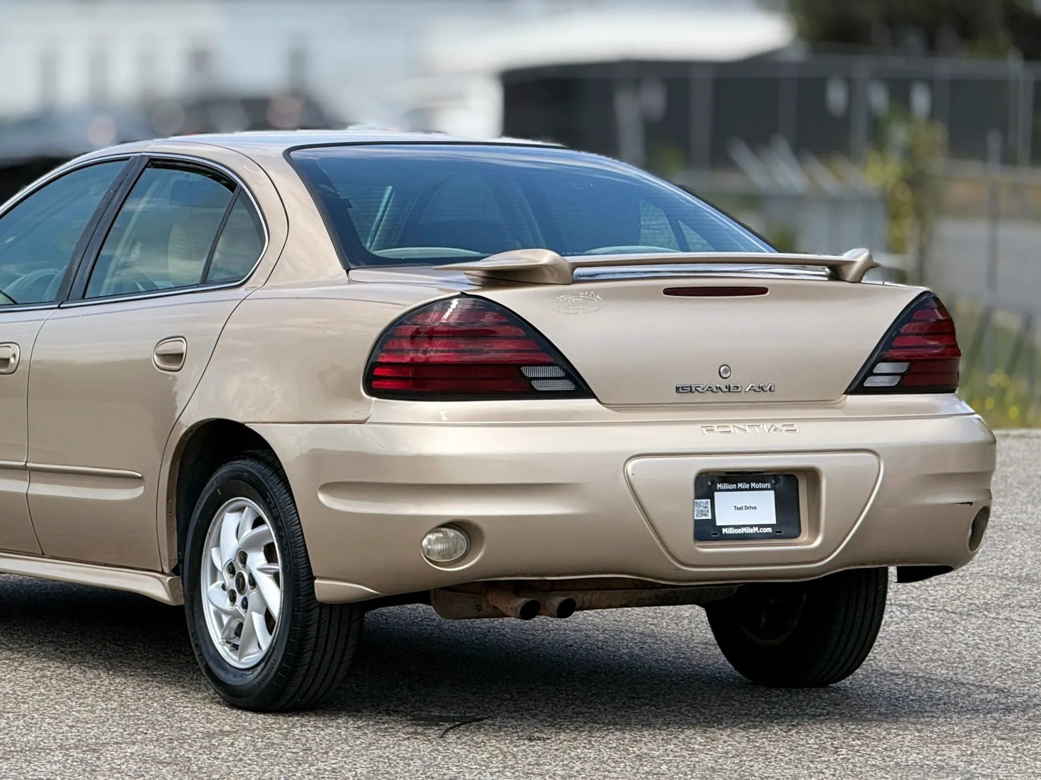 Used 2004 Pontiac Grand Am SE FWD image 16