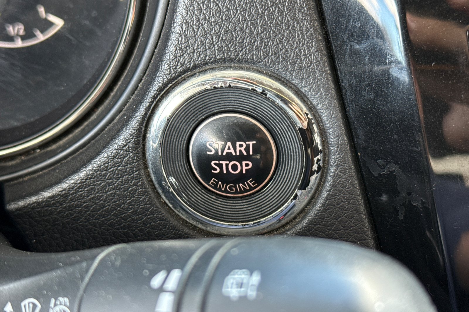 Used 2018 Nissan Rogue SV FWD image 32