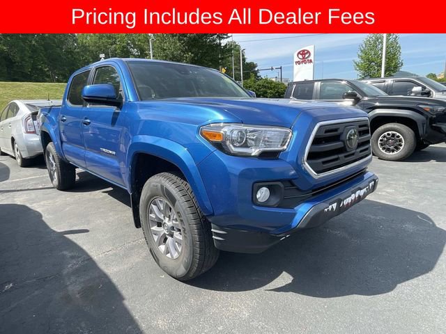 Used 2018 Toyota Tacoma SR5 AWD/4WD image 7