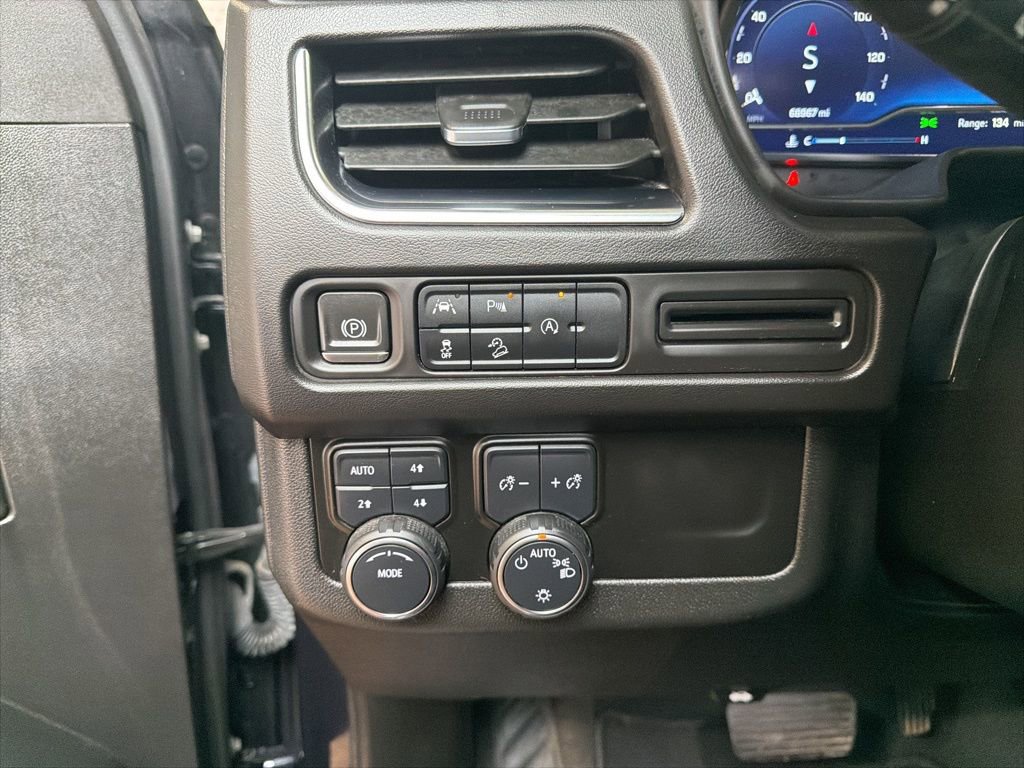 Used 2023 Chevrolet Suburban Premier image 26