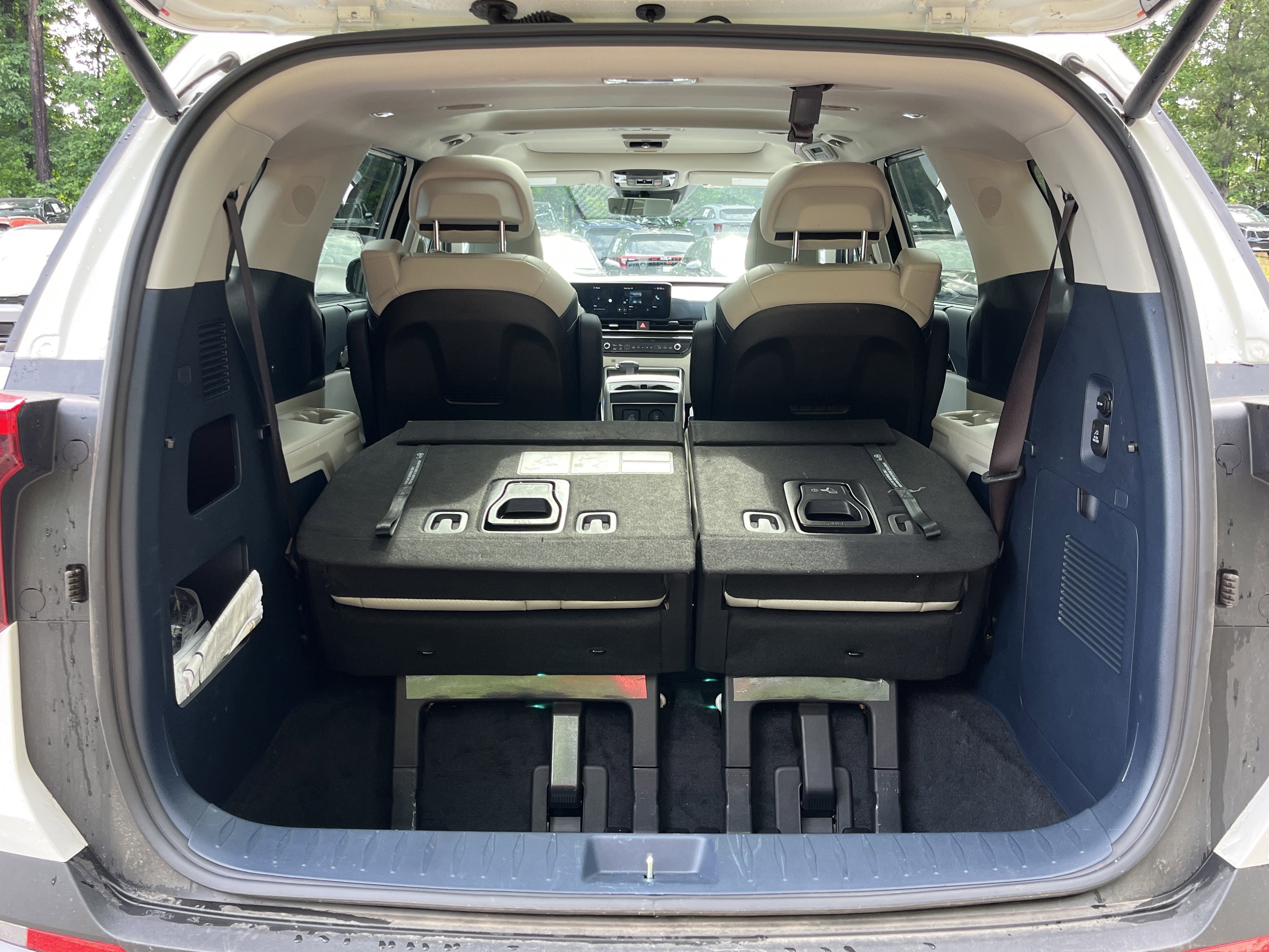 Used 2025 Kia Carnival SX Prestige FWD image 29