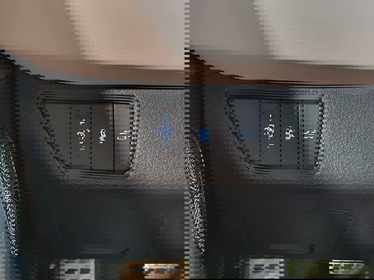 Used 2022 Genesis G70 3.3T RWD image 41