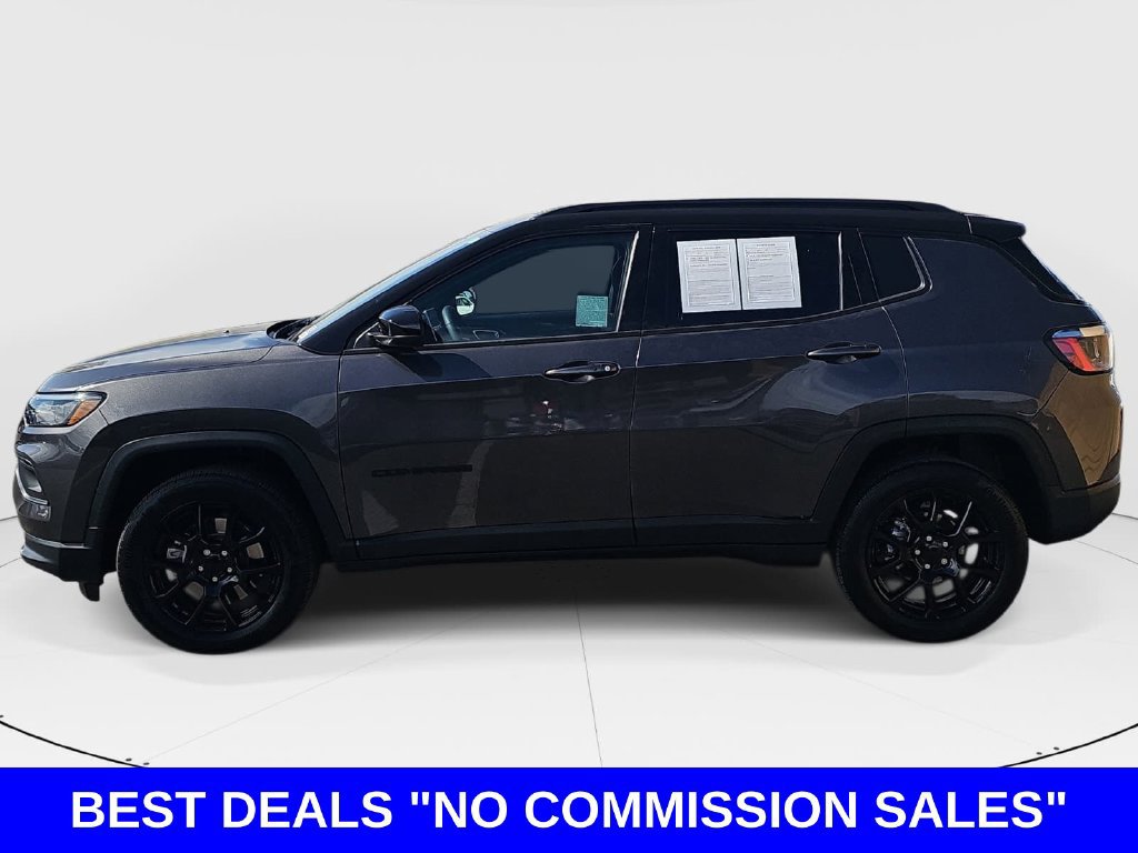 Used 2023 Jeep Compass Latitude w/ Sun and Sound Group AWD/4WD image 6