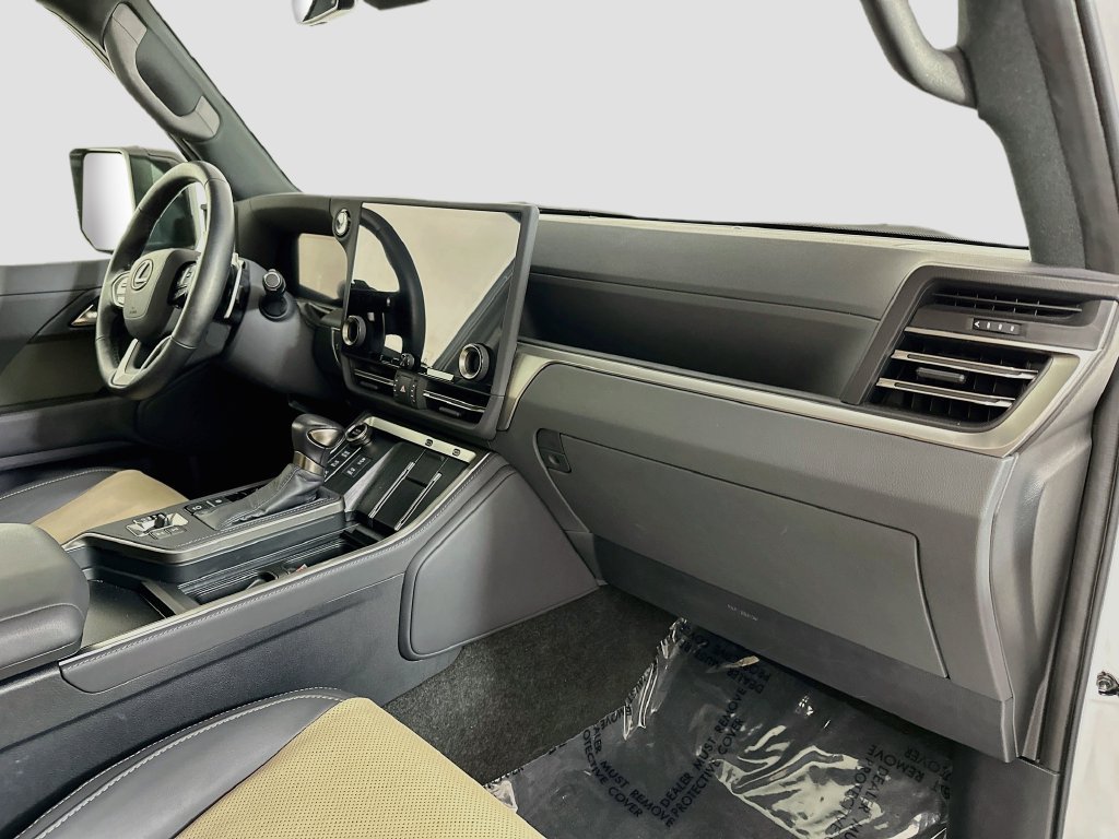 Used 2024 Lexus GX 550 AWD/4WD image 31