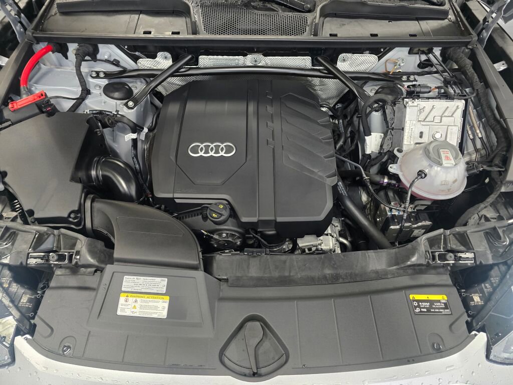 Certified 2025 Audi Q5 2.0T Premium Plus image 10
