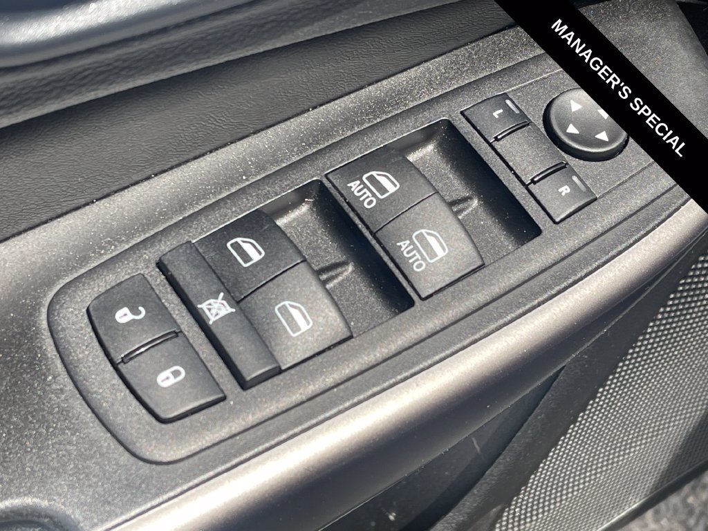 Used 2019 Jeep Cherokee Latitude Plus w/ Comfort/Convenience Group AWD/4WD image 13