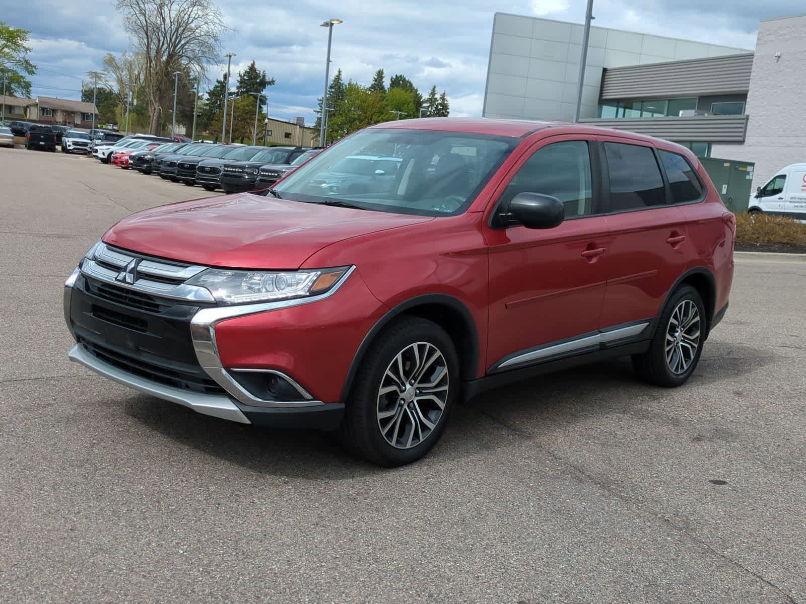 Used 2018 Mitsubishi Outlander ES AWD/4WD image 4