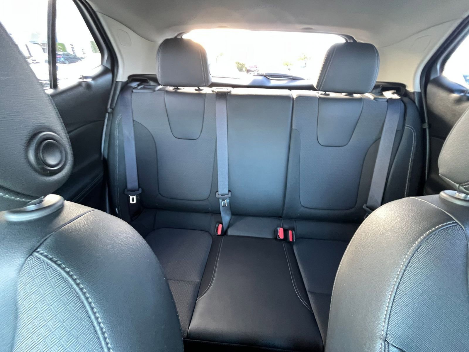 Used 2025 Buick Encore GX Preferred image 36