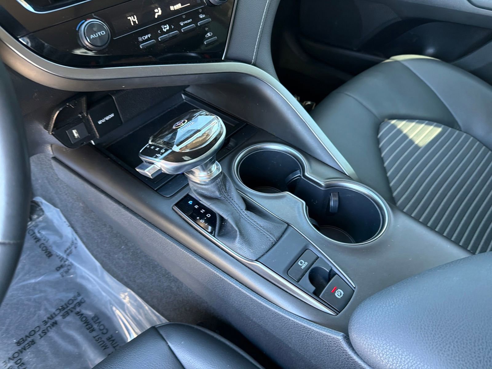 Used 2021 Toyota Camry SE w/ Convenience Package image 18