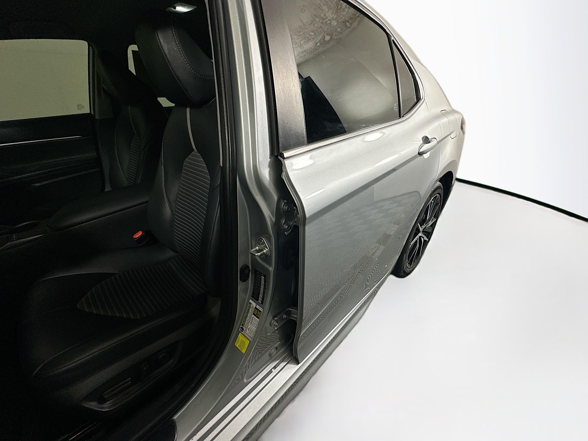Used 2023 Toyota Camry SE FWD image 12