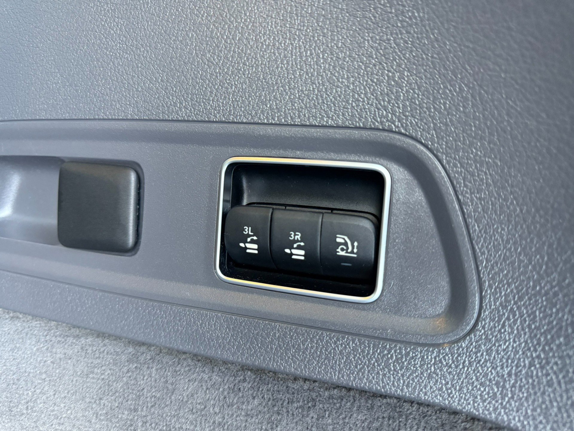 Used 2020 Mercedes-Benz GLS 580 4MATIC image 37