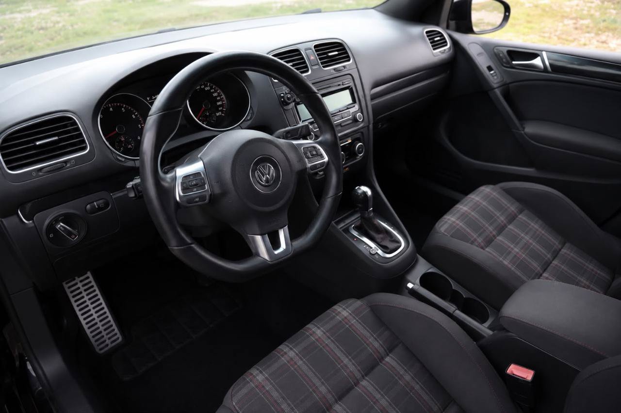 Used 2014 Volkswagen GTI Wolfsburg Edition FWD image 4
