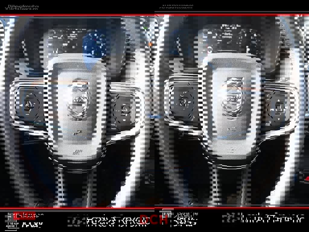 Used 2021 Volvo XC40 T4 Inscription image 9