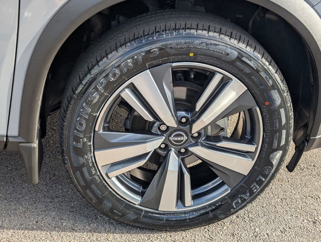 Certified 2024 Nissan Rogue SL image 9