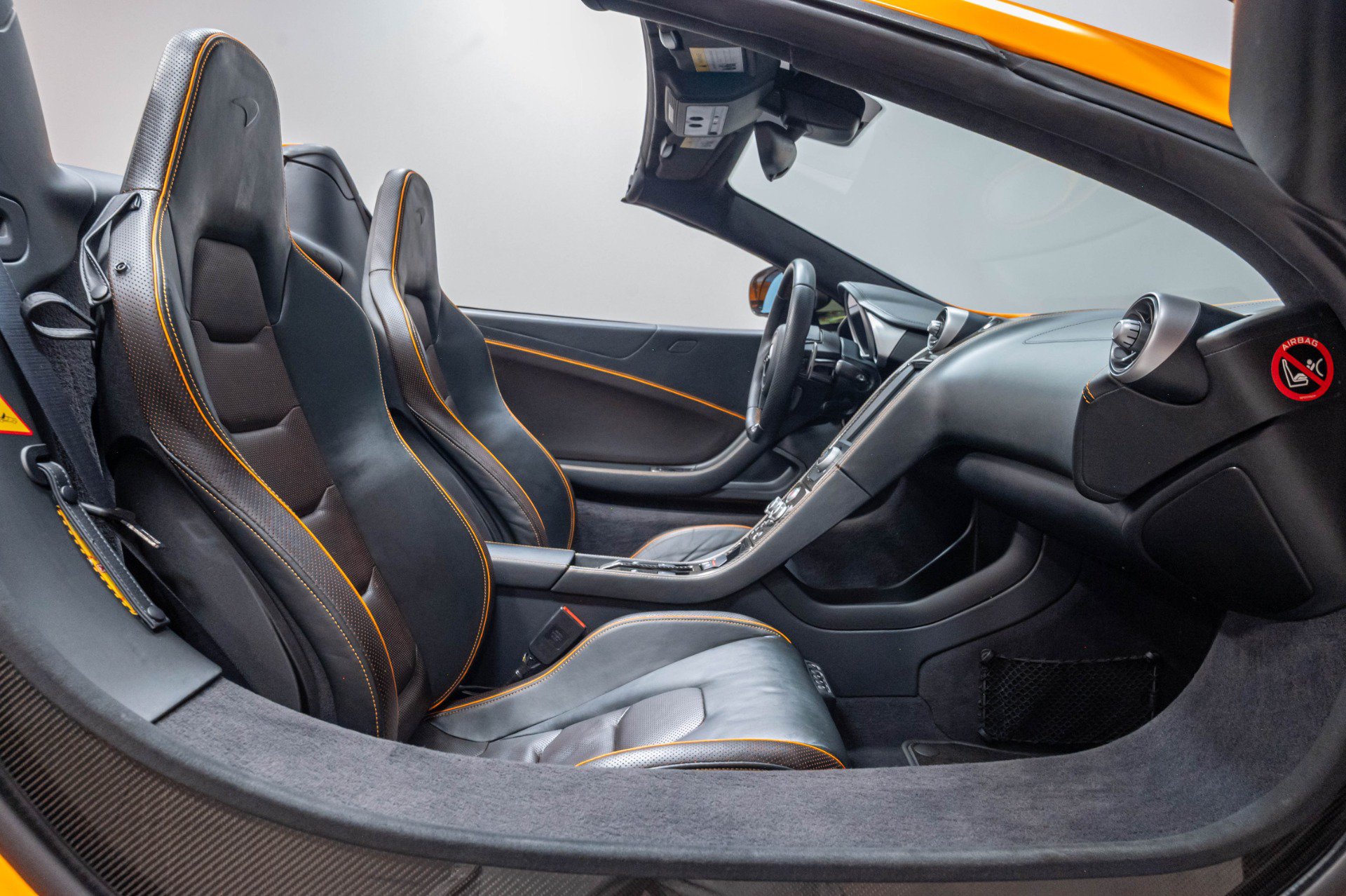 Used 2015 McLaren 650S Spider RWD image 34