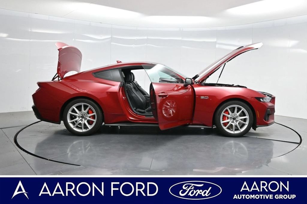 Used 2024 Ford Mustang GT Premium RWD image 3