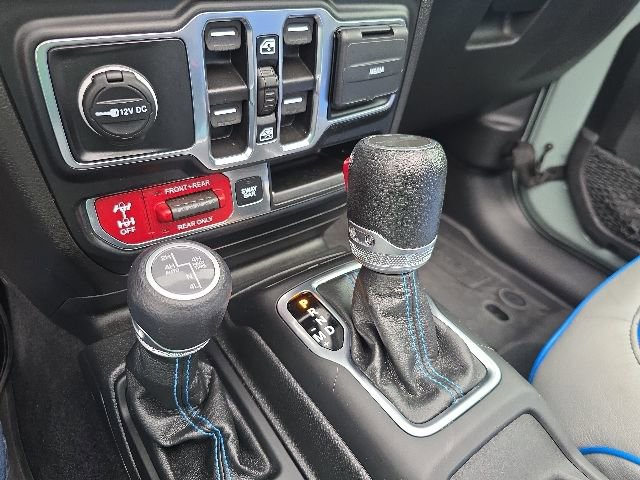 Used 2023 Jeep Wrangler Unlimited Rubicon 4xe w/ Cold Weather Group AWD/4WD image 33