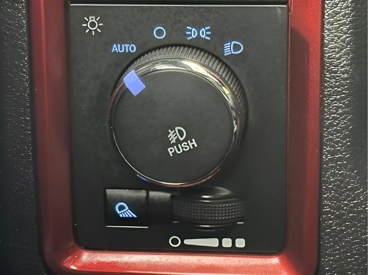 Used 2016 RAM 1500 Rebel w/ Luxury Group AWD/4WD image 17