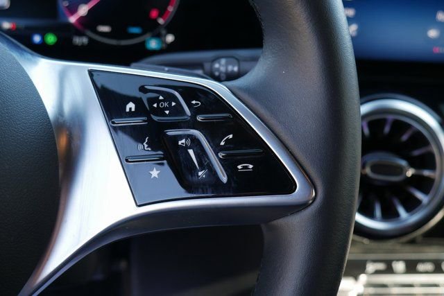 Used 2025 Mercedes-Benz GLA 250 4MATIC image 17